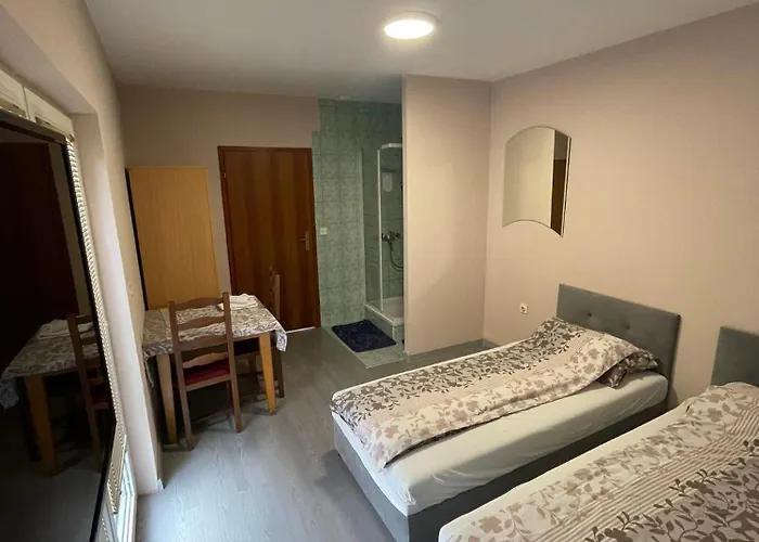 Pansion Lapam Alojamento de Acomodação e Pequeno-almoço Visoko